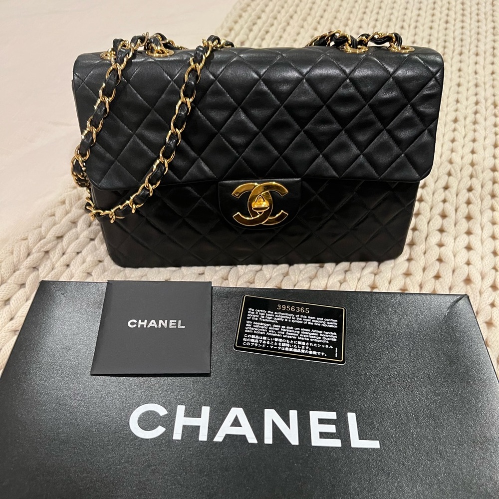 CHANEL | Vintage Jumbo Flap Handbag
